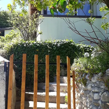 Maison Et Jardin Sur Les Hauteurs De بيت للعطل